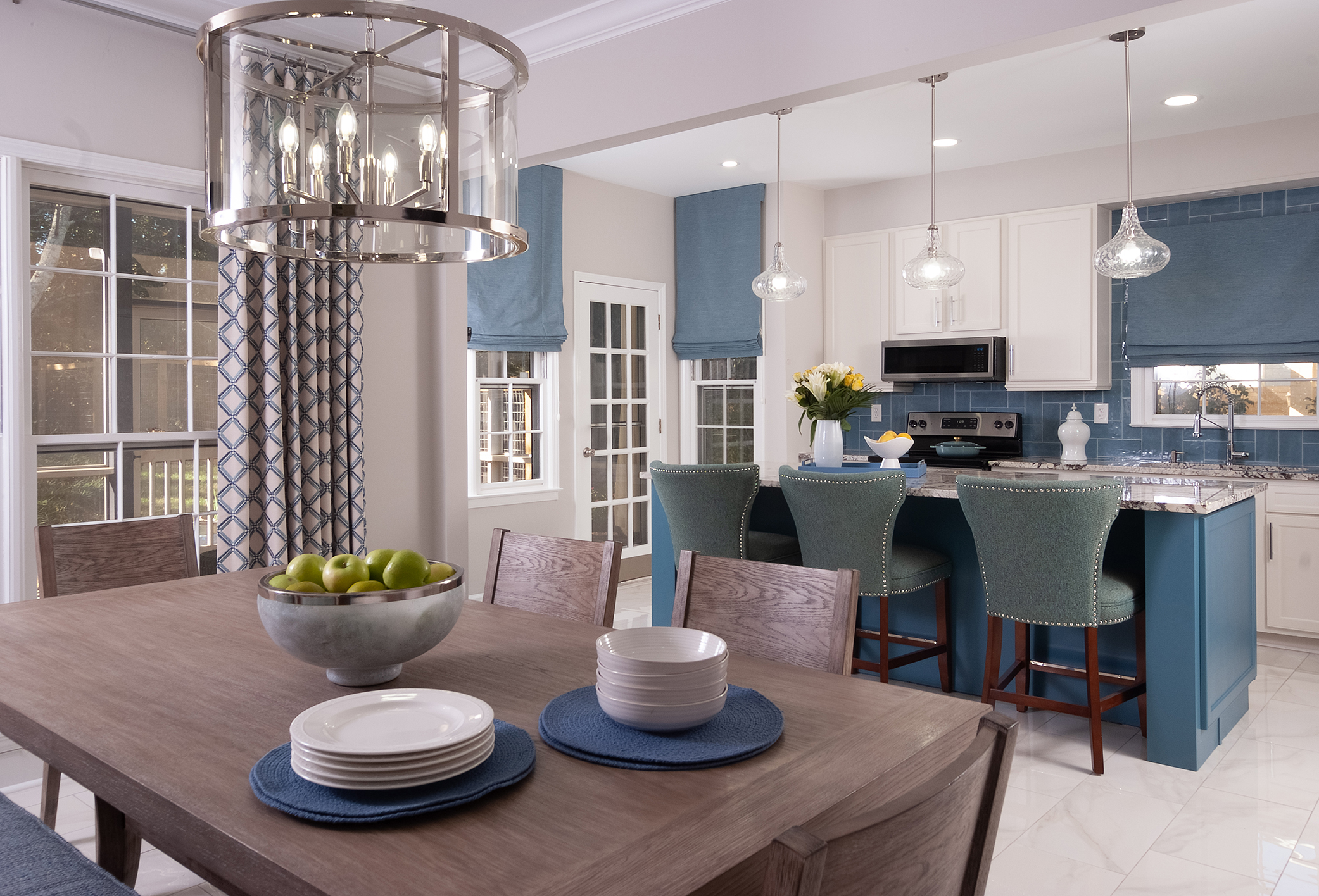 Leduc Designs - Decorating Den Interiors Port Perry, ON Interior Dining Dining Room Decorator.